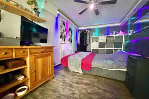 Garage Conversion/Bed 5- click for photo gallery